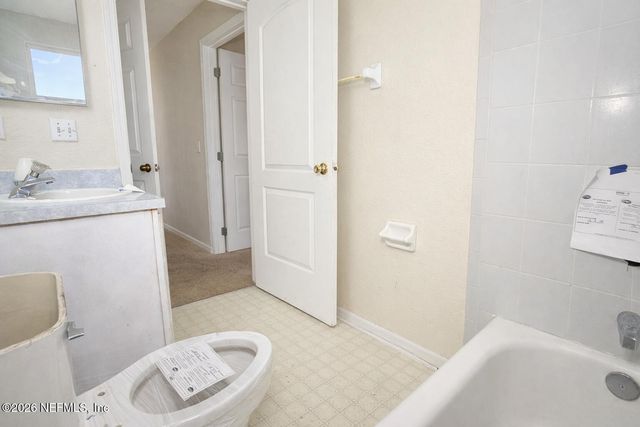 735 CHESTNUT OAK Drive, Jacksonville, FL 32218