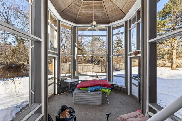 7001 Beacon Circle, Eden Prairie, MN 55346