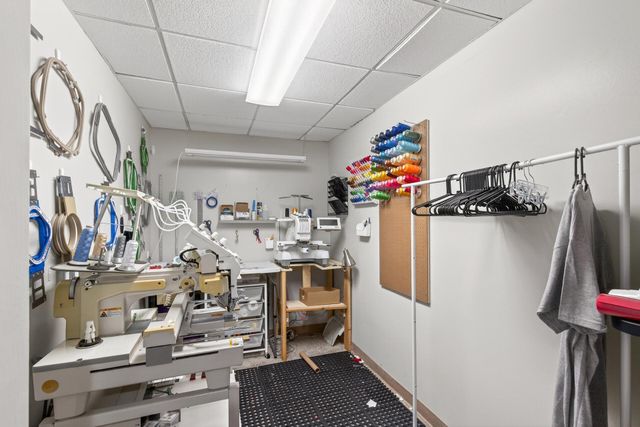 7001 Beacon Circle, Eden Prairie, MN 55346