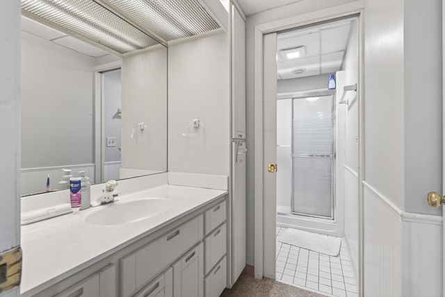 7001 Beacon Circle, Eden Prairie, MN 55346