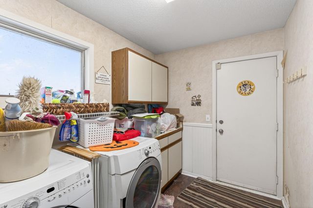 7001 Beacon Circle, Eden Prairie, MN 55346