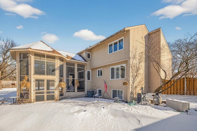 7001 Beacon Circle, Eden Prairie, MN 55346