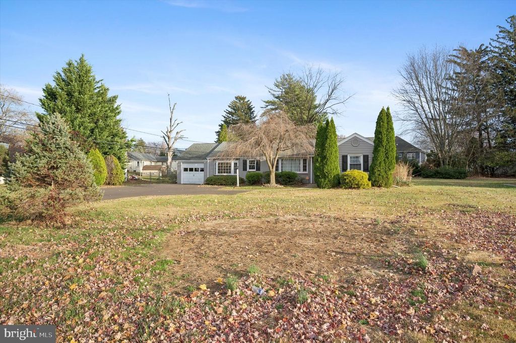 1107 LANSDALE AVE, Lansdale, PA 19446