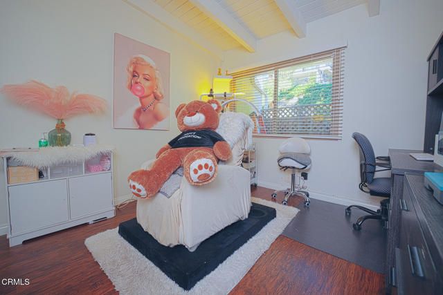 942 Woodlawn Drive, Thousand Oaks, CA 91360