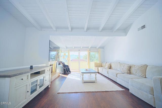 942 Woodlawn Drive, Thousand Oaks, CA 91360