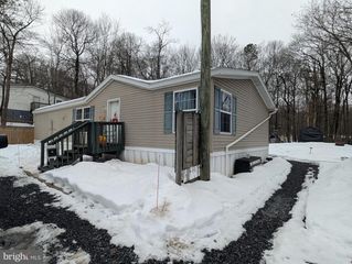 34 BLUE MOUNTAIN HTS, Schuylkill Haven, PA 17972