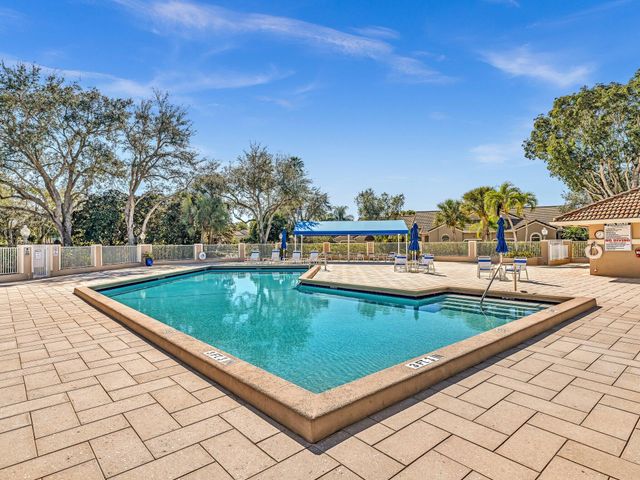 1109 Duncan Circle 202, Palm Beach Gardens, FL 33418