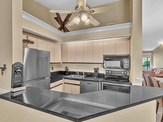 1109 Duncan Circle 202, Palm Beach Gardens, FL 33418