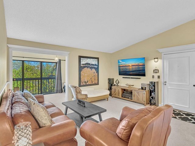 1109 Duncan Circle 202, Palm Beach Gardens, FL 33418