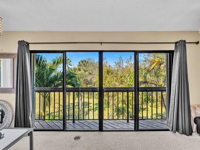 1109 Duncan Circle 202, Palm Beach Gardens, FL 33418