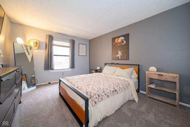 8109 Valley Farms Trail, Indianapolis, IN 46214