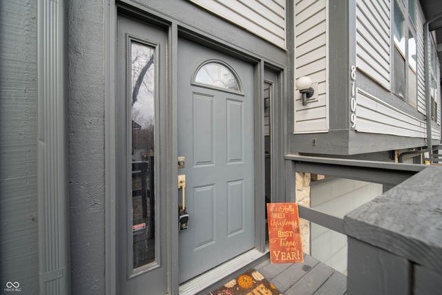 8109 Valley Farms Trail, Indianapolis, IN 46214