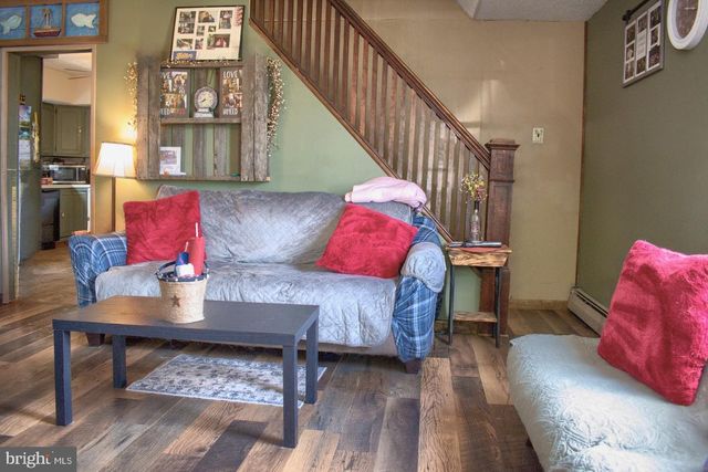 1530 FERN ST W, Coal Township, PA 17866