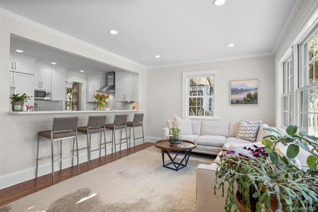 22 Ferncliff Road, Scarsdale, NY 10583