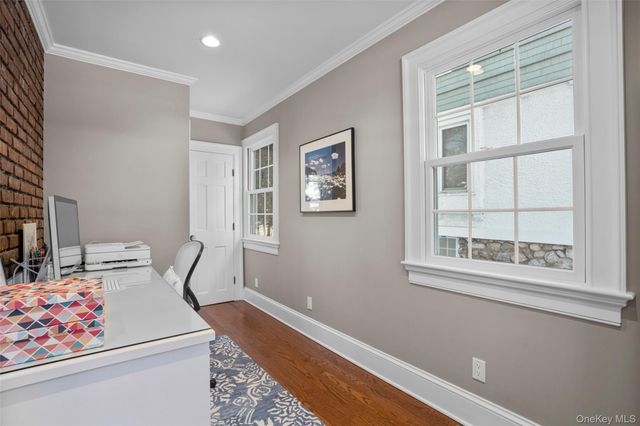 22 Ferncliff Road, Scarsdale, NY 10583