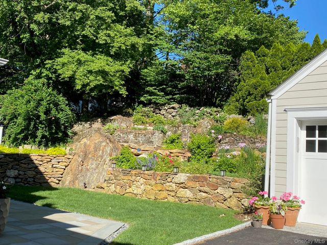 22 Ferncliff Road, Scarsdale, NY 10583