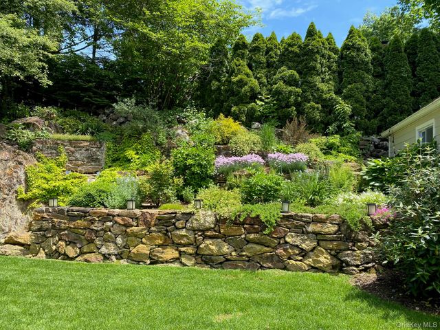 22 Ferncliff Road, Scarsdale, NY 10583