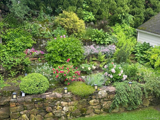 22 Ferncliff Road, Scarsdale, NY 10583