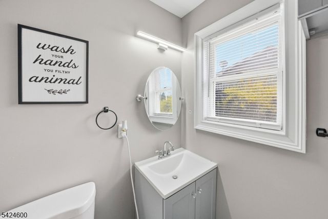 7 Jackson Ave, Vernon Twp., NJ 07462