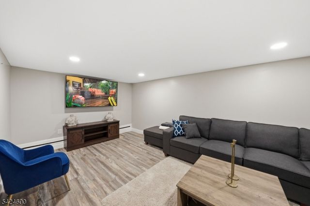 7 Jackson Ave, Vernon Twp., NJ 07462