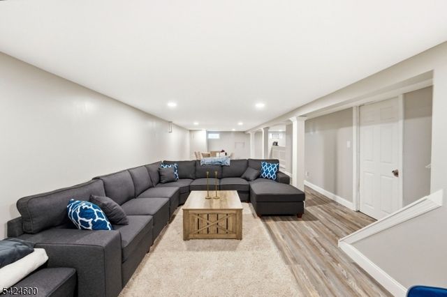 7 Jackson Ave, Vernon Twp., NJ 07462