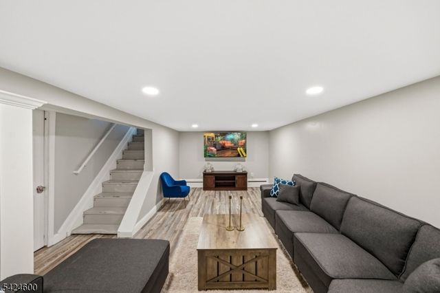 7 Jackson Ave, Vernon Twp., NJ 07462