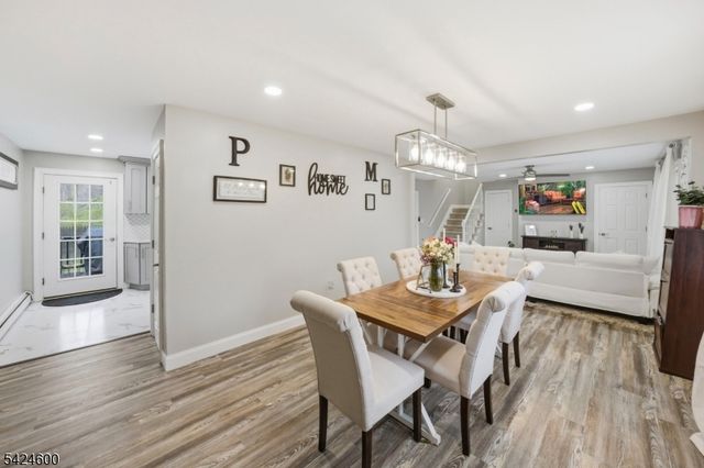 7 Jackson Ave, Vernon Twp., NJ 07462
