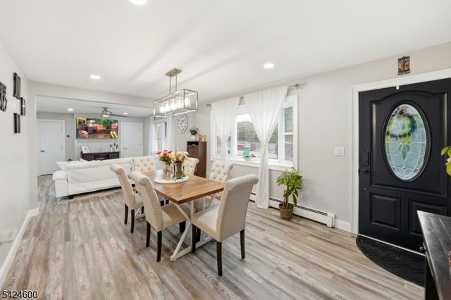 7 Jackson Ave, Vernon Twp., NJ 07462