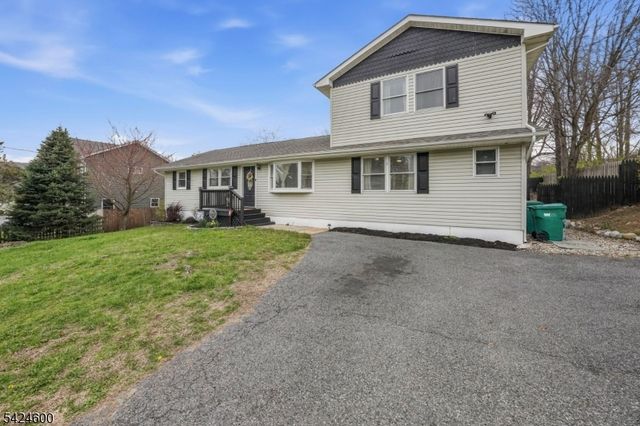 7 Jackson Ave, Vernon Twp., NJ 07462