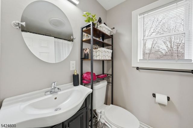 7 Jackson Ave, Vernon Twp., NJ 07462