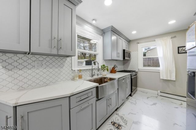 7 Jackson Ave, Vernon Twp., NJ 07462
