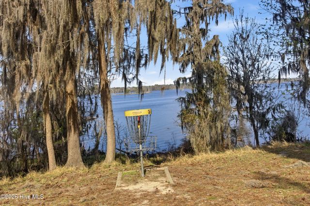 204 Glenburnie Drive, New Bern, NC 28560