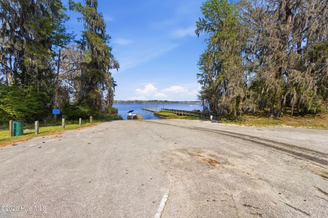 204 Glenburnie Drive, New Bern, NC 28560