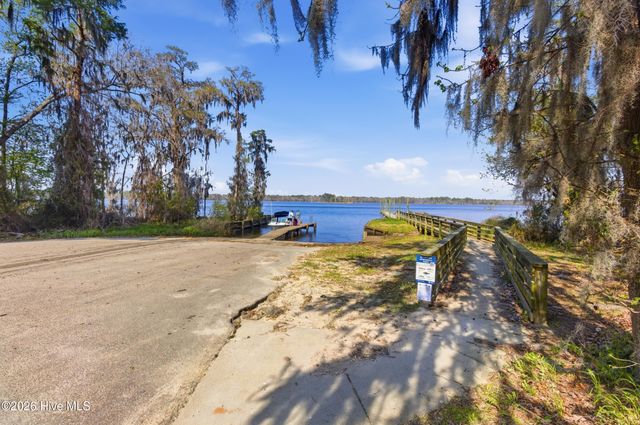 204 Glenburnie Drive, New Bern, NC 28560