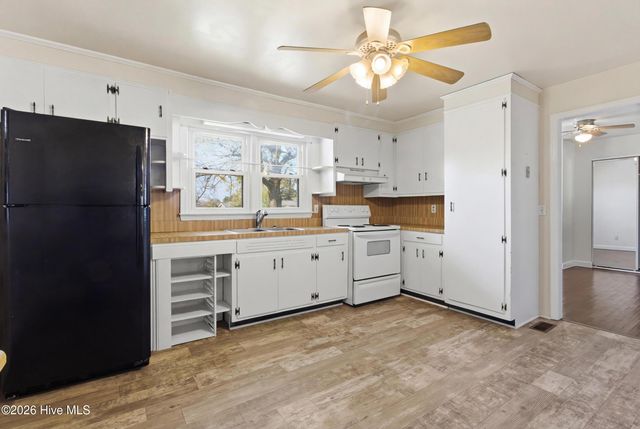 204 Glenburnie Drive, New Bern, NC 28560