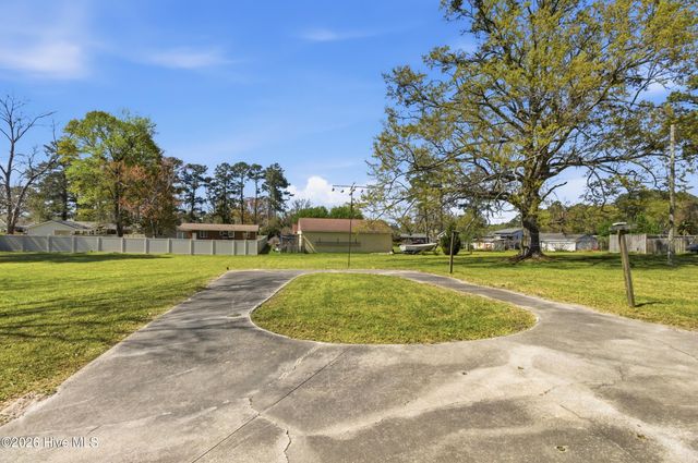 204 Glenburnie Drive, New Bern, NC 28560