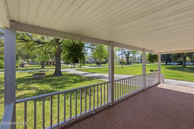 204 Glenburnie Drive, New Bern, NC 28560