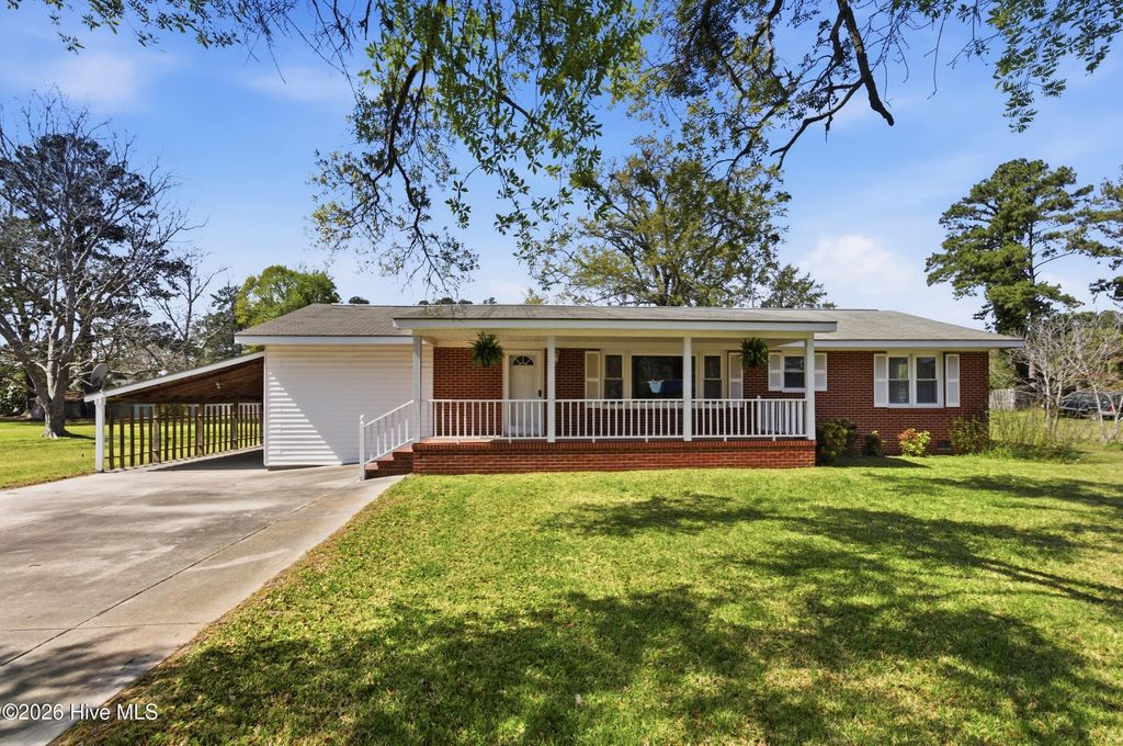 204 Glenburnie Drive, New Bern, NC 28560