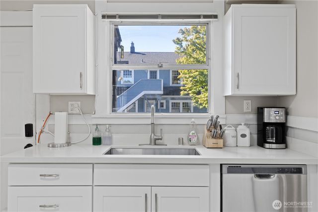 4812 Aurora Avenue N, Seattle, WA 98103