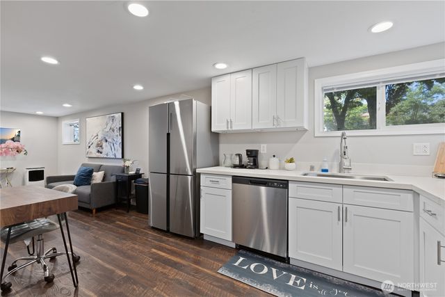 4812 Aurora Avenue N, Seattle, WA 98103