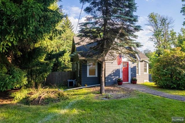 110 Reinman Road, Warren, NJ 07059