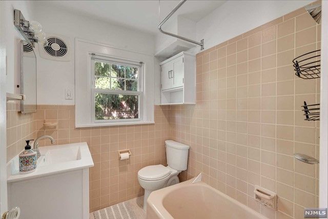 110 Reinman Road, Warren, NJ 07059