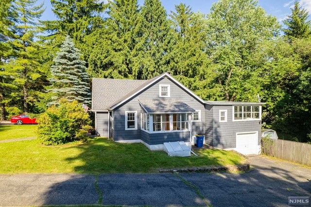 110 Reinman Road, Warren, NJ 07059