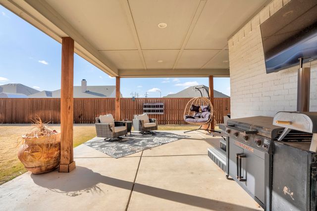 823 N 6th Circle, Wolfforth, TX 79382