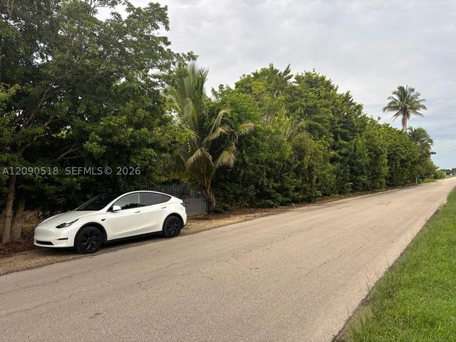 24350 SW 182 AVE, Homestead, FL 33031