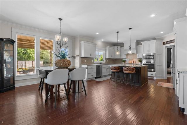 1533 SW 41st Street, Lee's Summit, MO 64082