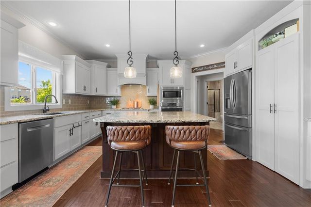 1533 SW 41st Street, Lee's Summit, MO 64082