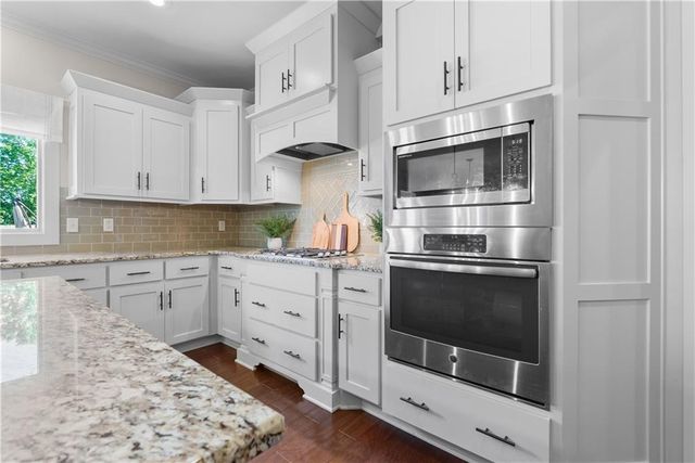 1533 SW 41st Street, Lee's Summit, MO 64082