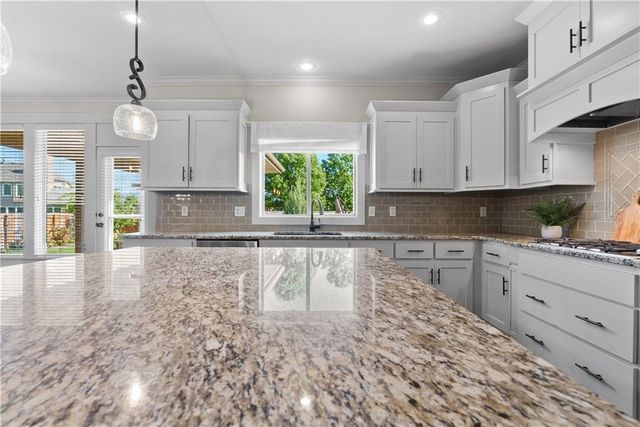 1533 SW 41st Street, Lee's Summit, MO 64082