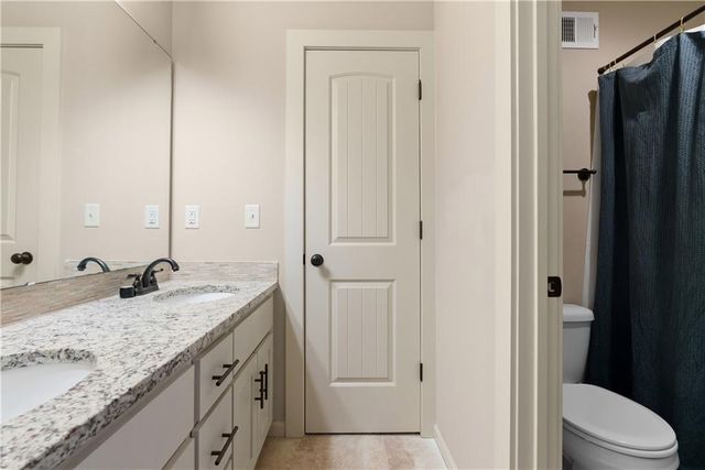 1533 SW 41st Street, Lee's Summit, MO 64082